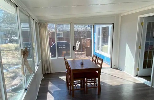 Kirkfield Cottage | Blue Cottage on Canal Lake for real rejuvenation