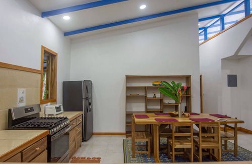 Cocles House | Blue Maverick for Nature lovers, with a/c, 4WD required!