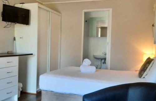 Yeppoon Apartment | Blue Dolphin Caravan Park Yeppoon