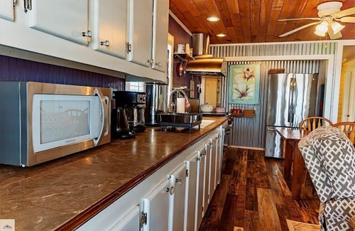 Grand Isle Cottage | Blue Dolphin Inn and Cottages