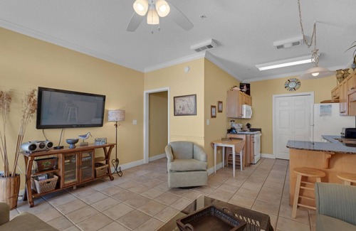 Fort Walton Beach Condo | Blue Dolphin #202 - 2 BR/2BA Spring and Summer 2025 Dates are Booking up FAST
