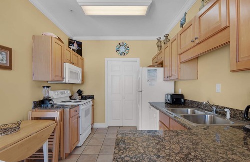 Fort Walton Beach Condo | Blue Dolphin #202 - 2 BR/2BA Spring and Summer 2025 Dates are Booking up FAST