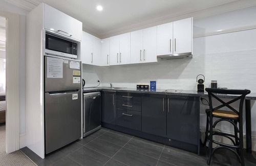 Orange Apartment | Blue Door Apartment 2 | CBD, Ideal for Work