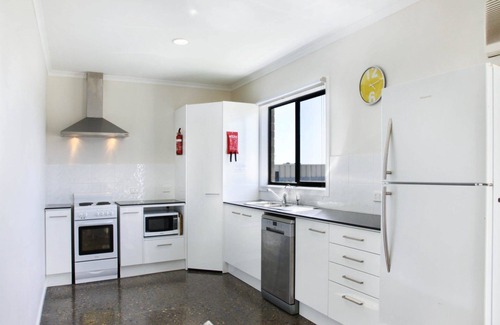 Melville House | Blue Door Retreat - Excellent Off Peak Special! Nightly rates reduced!