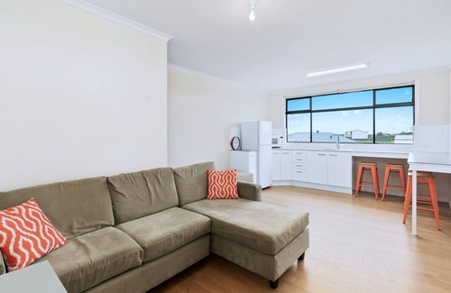 Melville House | Blue Door Retreat - Excellent Off Peak Special! Nightly rates reduced!