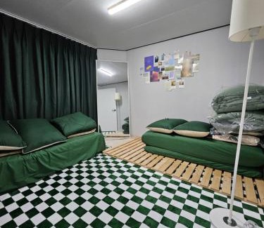 Cheongpa-dong Apartment | Blue gate 2023