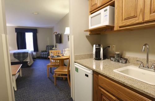 Shipshewana Hotel | Blue Gate Garden Inn