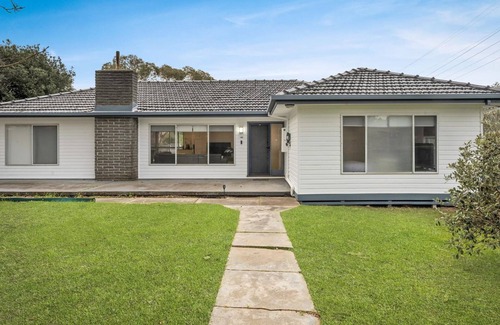 Cowes House | Blue Gum in Central Cowes