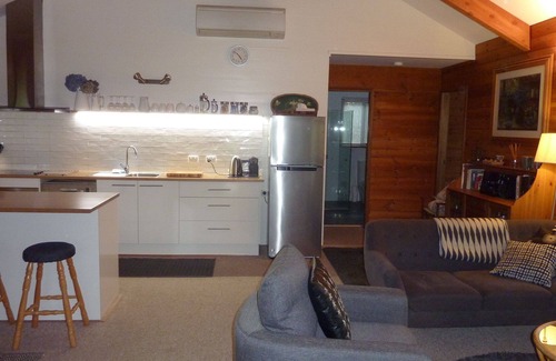 Kangaroo Valley Cottage | Blue Gums Cottage, cosy, quiet with sensational views, full bed linen service