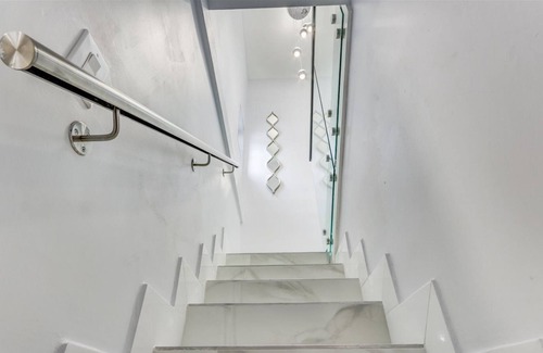 Hialeah House | Blue Haven - Hialeah | 5 Bdr., Priv. Pool, Near Airport!