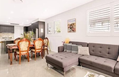 Beverly Hills Villa | Blue Haven Retreat - Beverly Hills 208
