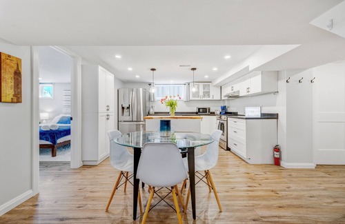 Halton Regional Municipality Apartment | Blue Haven Retreat, Downtown Milton's Hidden Gem!