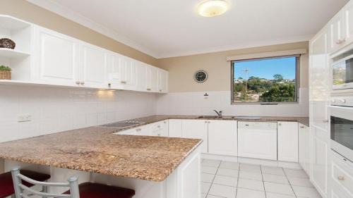 Terrigal House | Blue Haven Short Walk To Beach, Shops, Cafes Accom Holidays