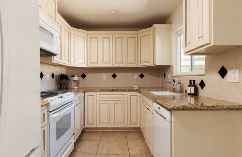 Los Altos House | Blue Haven | Solar Pool Heat + Parking + Billiards