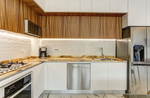 Emiliano Zapata Apartment | Blue Heaven 4 blocks to the Beach!