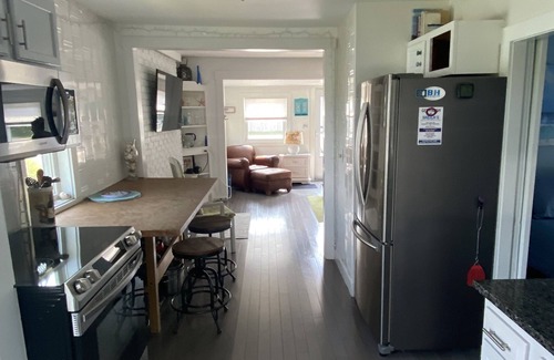 Pine Point Cottage | "Blue Heaven"- Airy cottage just steps from Pine Point Beach, Maine