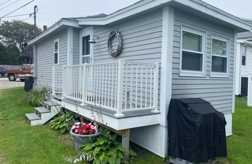 Pine Point Cottage | "Blue Heaven"- Airy cottage just steps from Pine Point Beach, Maine