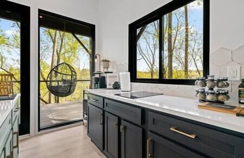 Asheville House | Blue Heron Hideaway at French Broad River Farms