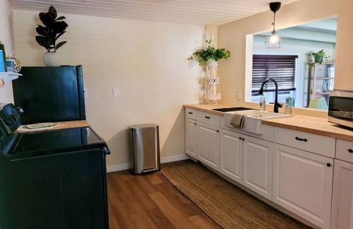 Trailer Estates Apartment | Blue Heron Inn: 1/1 apt| pet friendly | Six miles to IMG