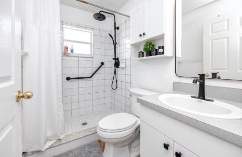 Largo House | Blue Heron Lakeview Pool Home Close to Clearwater