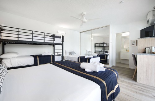 Mermaid Beach Hotel | Blue Heron Motel