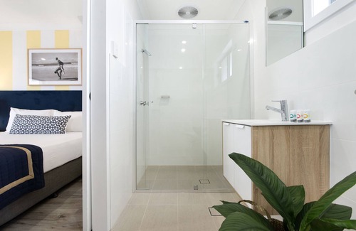Mermaid Beach Hotel | Blue Heron Motel