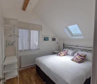Maenporth Apartment | Blue Hills Luxury Apartment, Bay Front with Parking