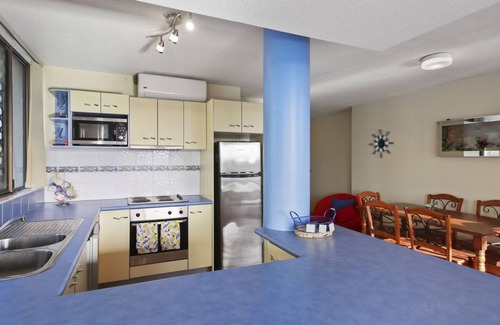 Caloundra Apartment | Blue Horizon 5/7 Latona Ave, Bulcock Beach