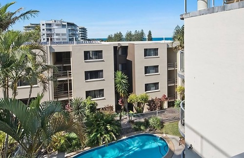 Caloundra Apartment | Blue Horizon 5/7 Latona Ave, Bulcock Beach
