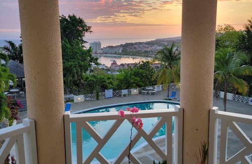 Ocho Rios Condo | Blue Horizons - Deluxe 2 bdrm penthouse w/stunning ocean views from all rooms-