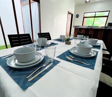 Bahia de la Academia House | Blue house