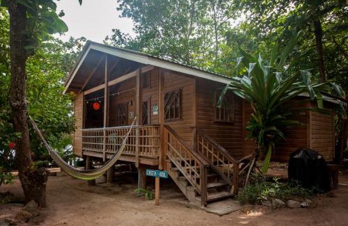 Antoneys Cay Villa | Blue Island Divers Casita Azul