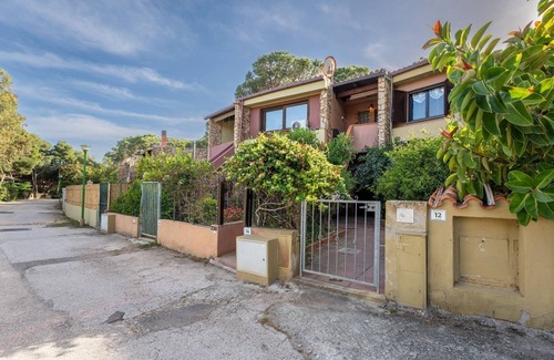 Domus de Maria Apartment | Blue House, 300 meters from the beach