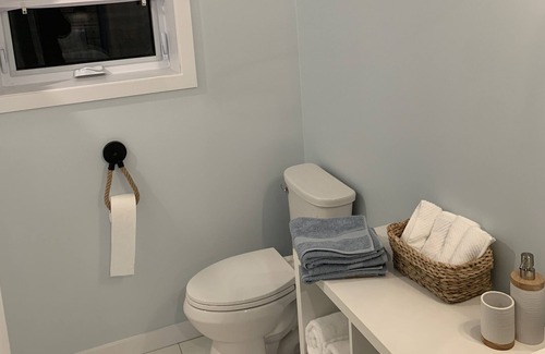 Salem Apartment | Blue Lagoon | Elora - Pool & Coastal Tinyhome
