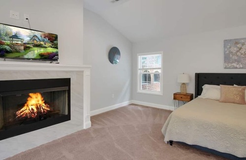 Merrifield House | Blue · Luxury | Retreat | Relax | 5 bedrooms | Views