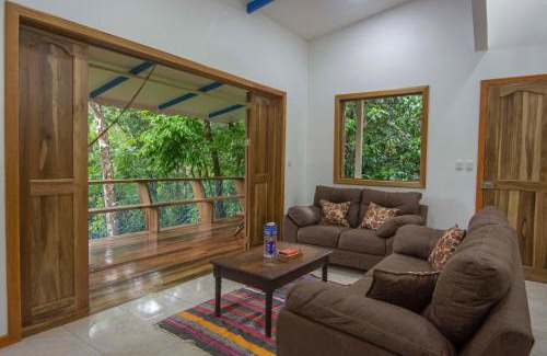 Cocles House | Blue Maverick Retreat - Secluded Nature Escape - 4WD Access Required