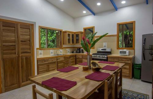Cocles House | Blue Maverick Retreat - Secluded Nature Escape - 4WD Access Required