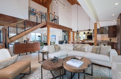 Big Sky House | Blue Moon Chalet - Best Family Ski in/Ski out! Luxurious House- Epic Location!