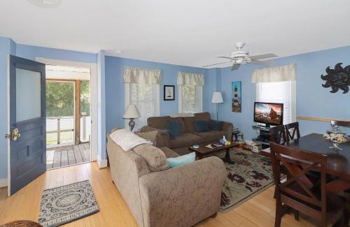 Deep Hole House | Blue Moon - Pet friendly and great location!