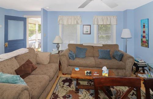 Deep Hole House | Blue Moon - Pet friendly and great location!