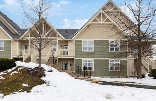 The Blue Mountains House | Blue Mountain Retreat at Rivergrass