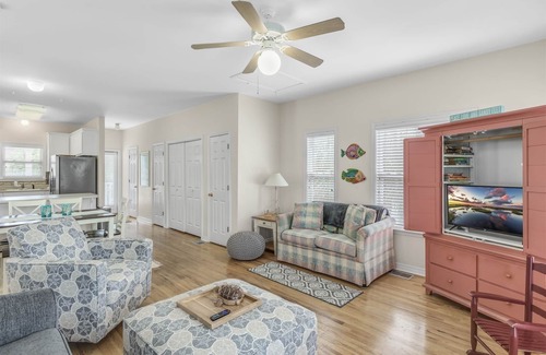 Santa Rosa Beach House | Blue Mountain, Steps to Pool, Beach, Restaurants & Shops, FREE Bikes! `Hartfelt`