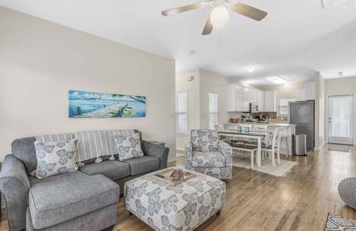 Santa Rosa Beach House | Blue Mountain, Steps to Pool, Beach, Restaurants & Shops, FREE Bikes! `Hartfelt`