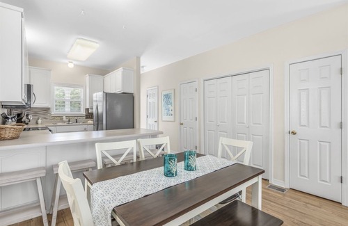 Santa Rosa Beach House | Blue Mountain, Steps to Pool, Beach, Restaurants & Shops, FREE Bikes! `Hartfelt`