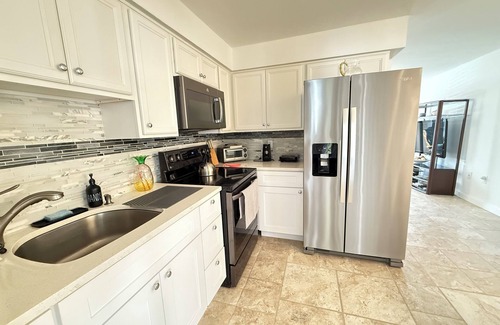 Royal Harbor House | Blue Oasis in Downtown Naples