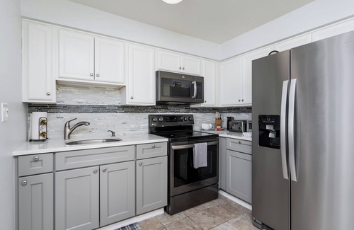 Royal Harbor House | Blue Oasis in Downtown Naples