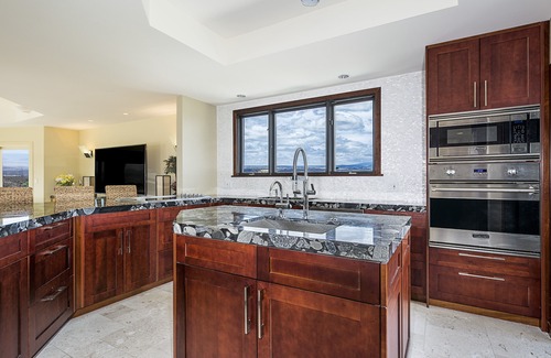 Kamuela House | ★ Blue Oasis - Spacious 5 bdr estate w/heated pool & spa on the Kona Coast
