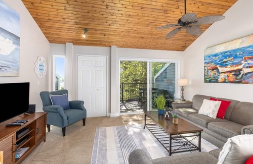 South Haven Apartment | Blue Orchid - Two Bedroom Apartment, Sleeps 6