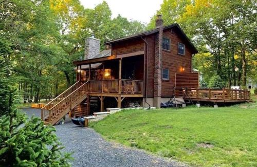 Albrightsville House | Blue Owl Lodge- a uniquely crafted wooden lodge. Breathtaking.
