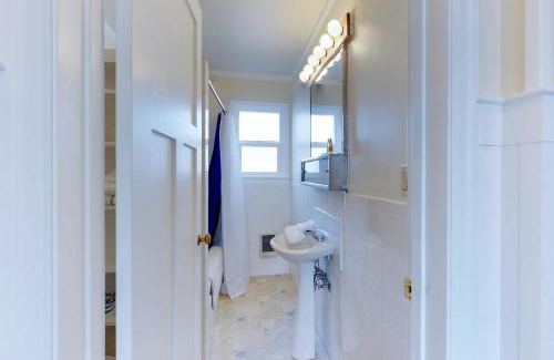 Newport House | Blue Pacifica